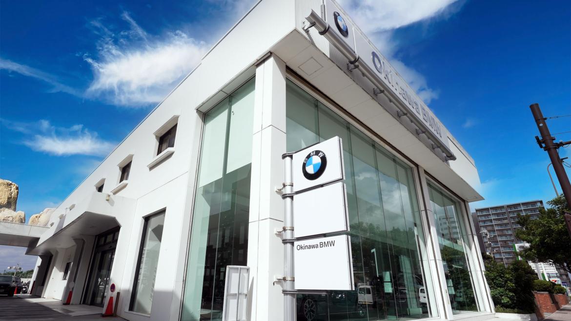 Okinawa BMW ショールーム 